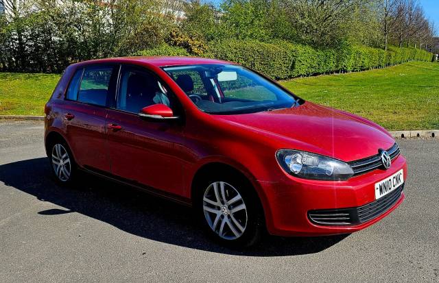 Volkswagen Golf 1.6 TDI SE DSG Euro 5 5dr Hatchback Diesel Red