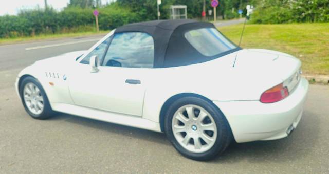 1999 BMW Z3 2.8i Roadster 2dr