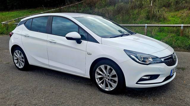 Vauxhall Astra 1.4i Design Euro 6 5dr Hatchback Petrol White
